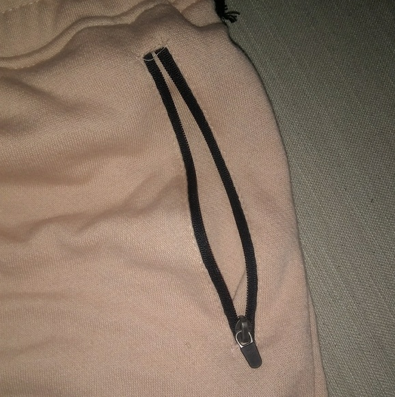 Shorts - Picture 2 of 4